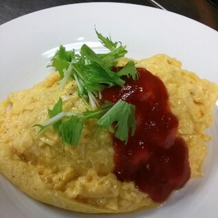 醤油風味ライスのふわとろオムライス